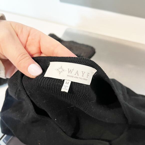 Wayf Long Sleeve Button Front Cropped Cardigan with Faux Fur Cuffs Black Medium - Picture 2 of 9